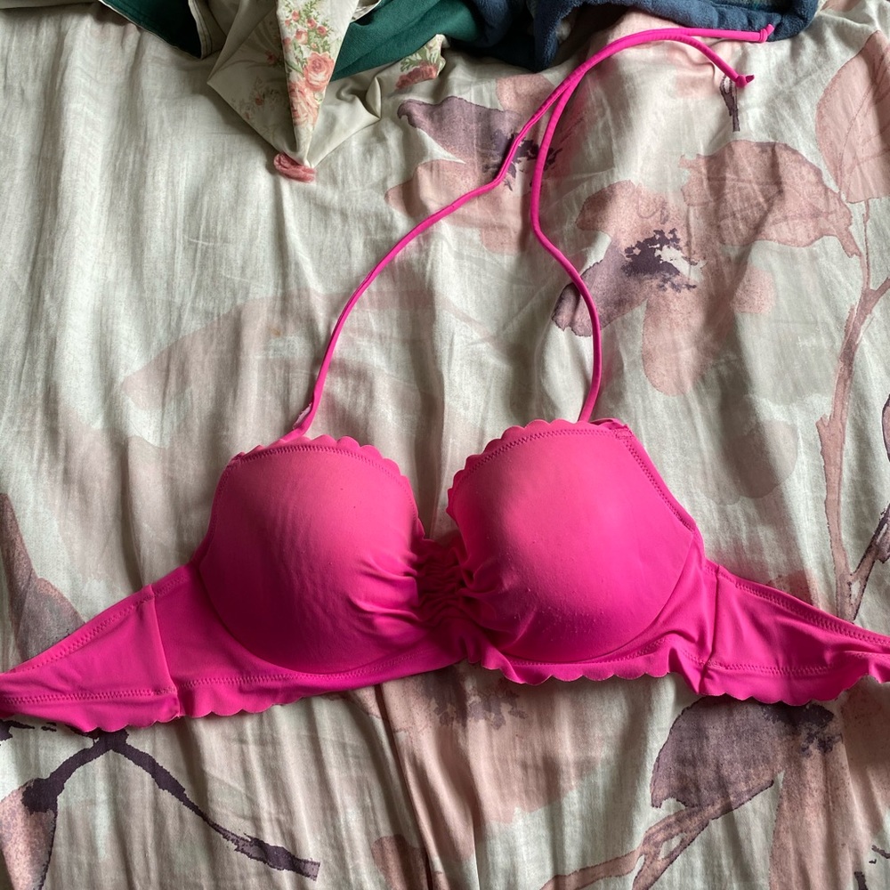 Victoria’s Secret bikini top